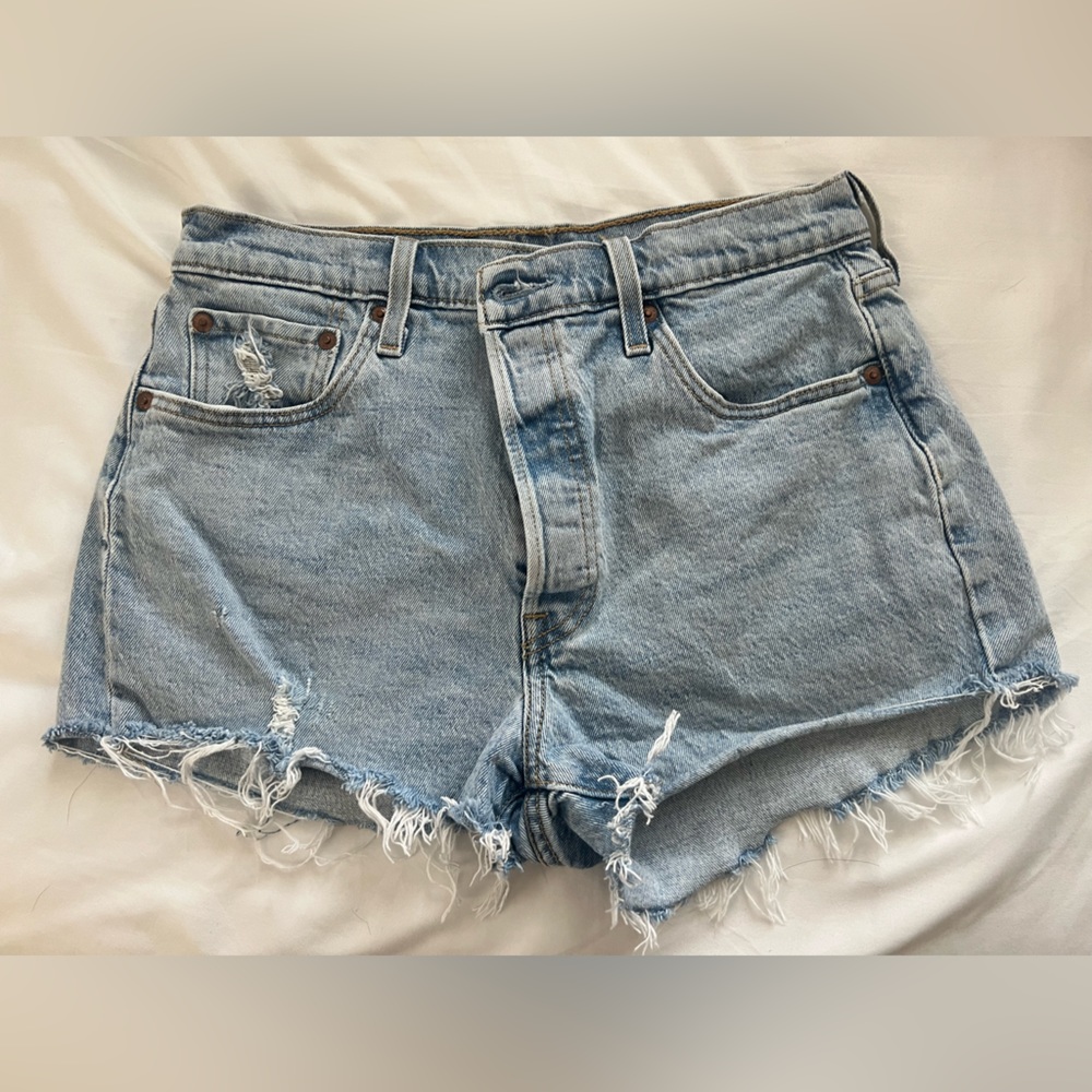 LEVI 501 jean shorts W29